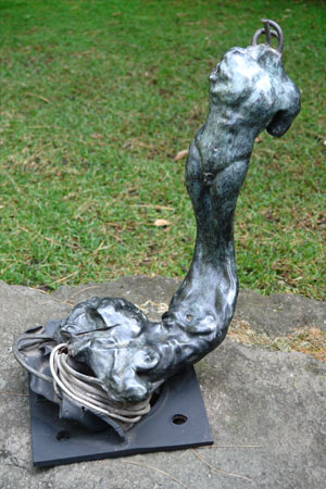 BRONZE ART GALLERY - BRONZE POOL SCULPTURES AND STATUES BELONGING!